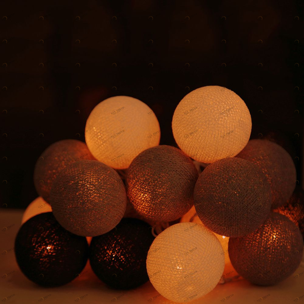 Гирлянда из хлопковых шариков от сети на 20 лампочек кофейная Lares&Penates 1813G