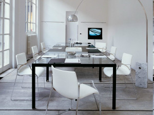 Модульный стеклянный стол для совещаний