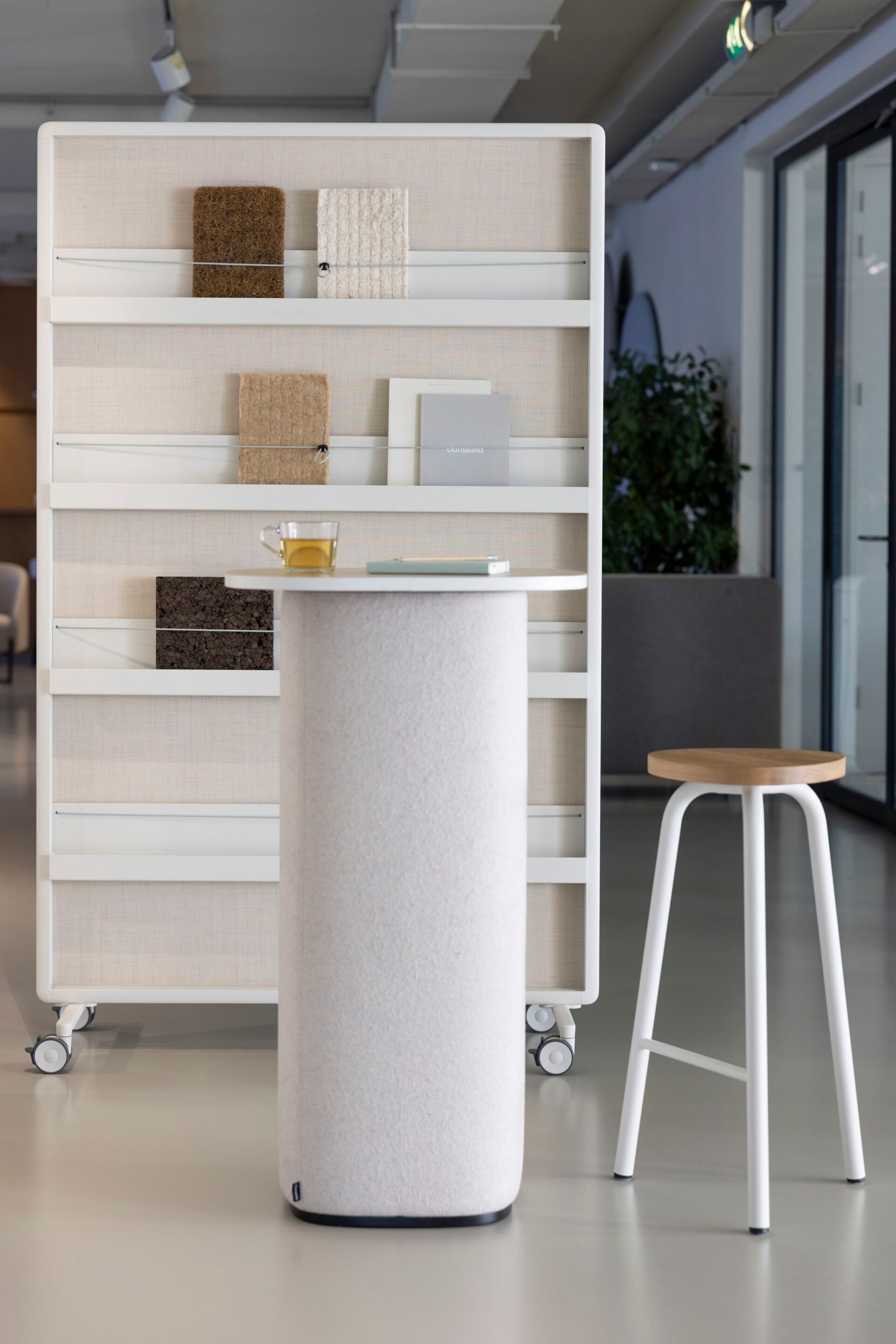 Высокий стул из стали и дерева с подставкой для ног Cascando Pully ARCH-00090640 - Вид №3