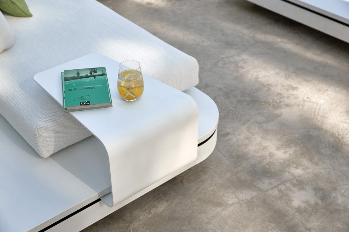 MNST1257 Приставные столики pca white f8 35см x 45см Manutti Elements - Вид №1