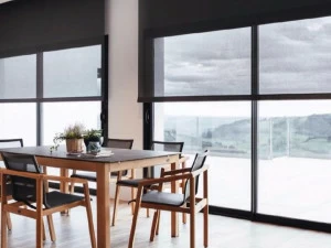 SERGE FERRARI Техническая ткань с микроперфорацией для внутренней защиты от солнца Soltis®