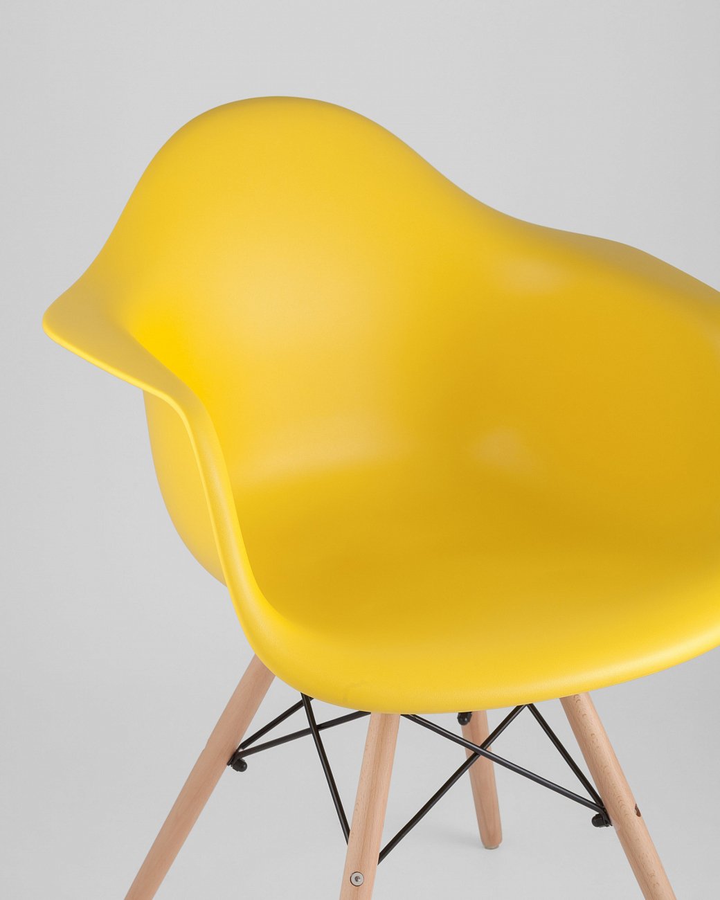 Кресло желтое пластиковое с деревянными ножками Eames W EAMES EAMES DAW 00-3881990 Желтый  - Вид №6