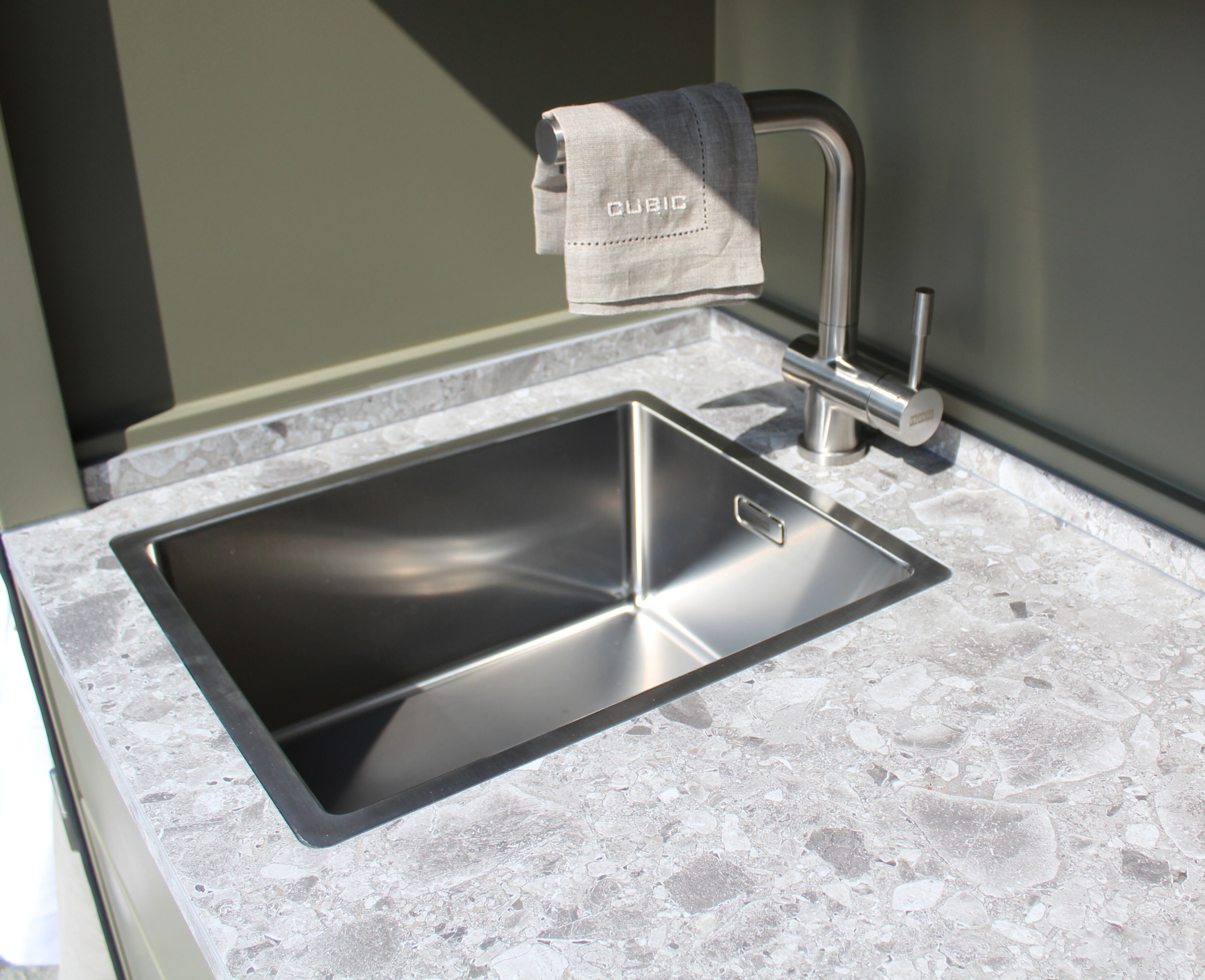 Кухня на открытом воздухе CUBIC OUTDOOR LIVING KITCHEN IN A CUPBOARD ARCH-00033047 - Вид №6