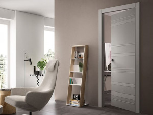 Распашная дверь