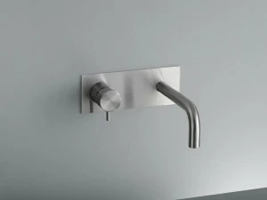 Quadrodesign Смеситель для умывальника настенный Ottavo
