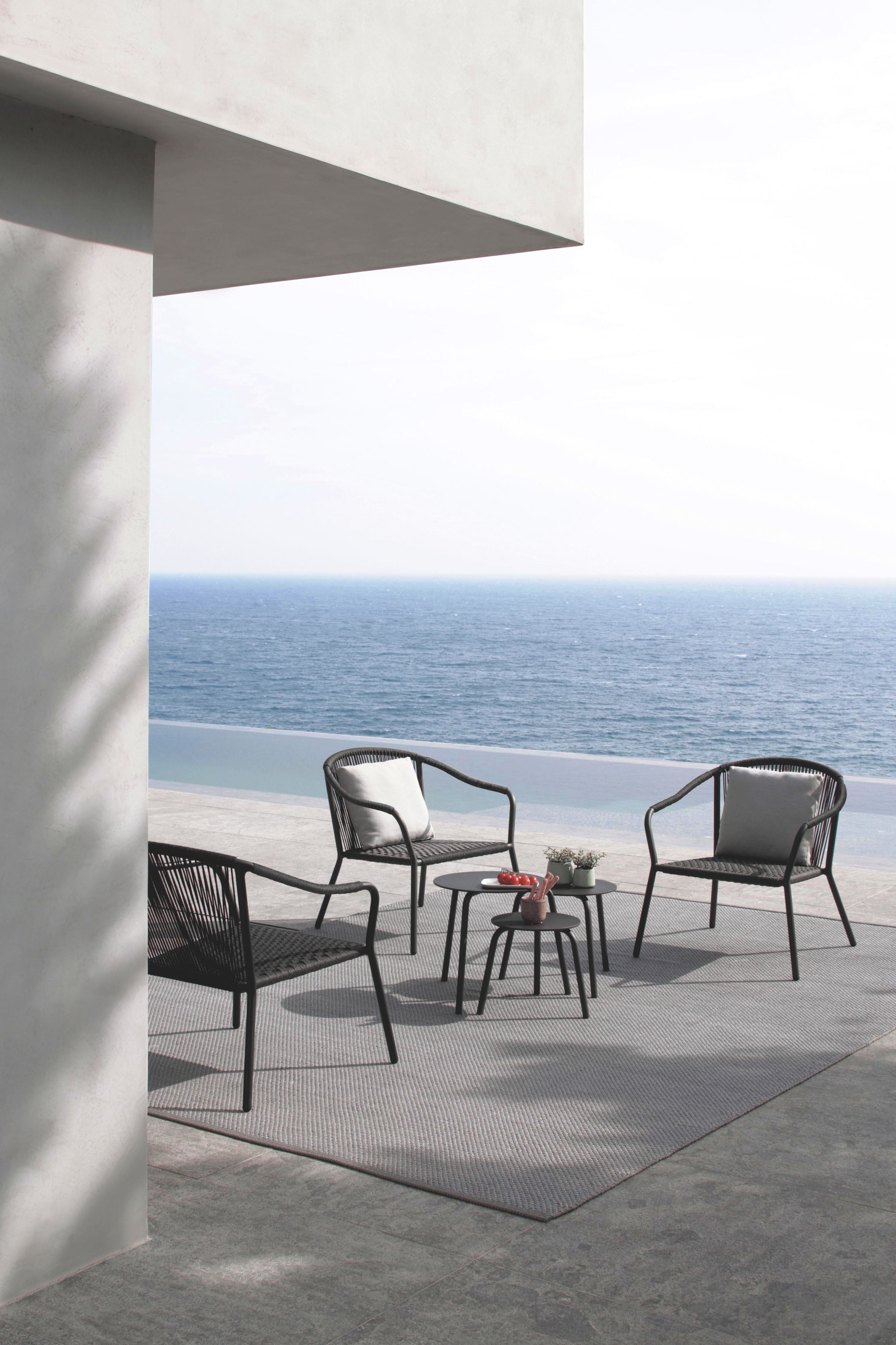 Алюминиевый круглый садовый столик Royal Botania ARCH-00095883