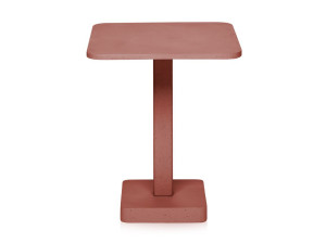 Бетонный квадратный стол