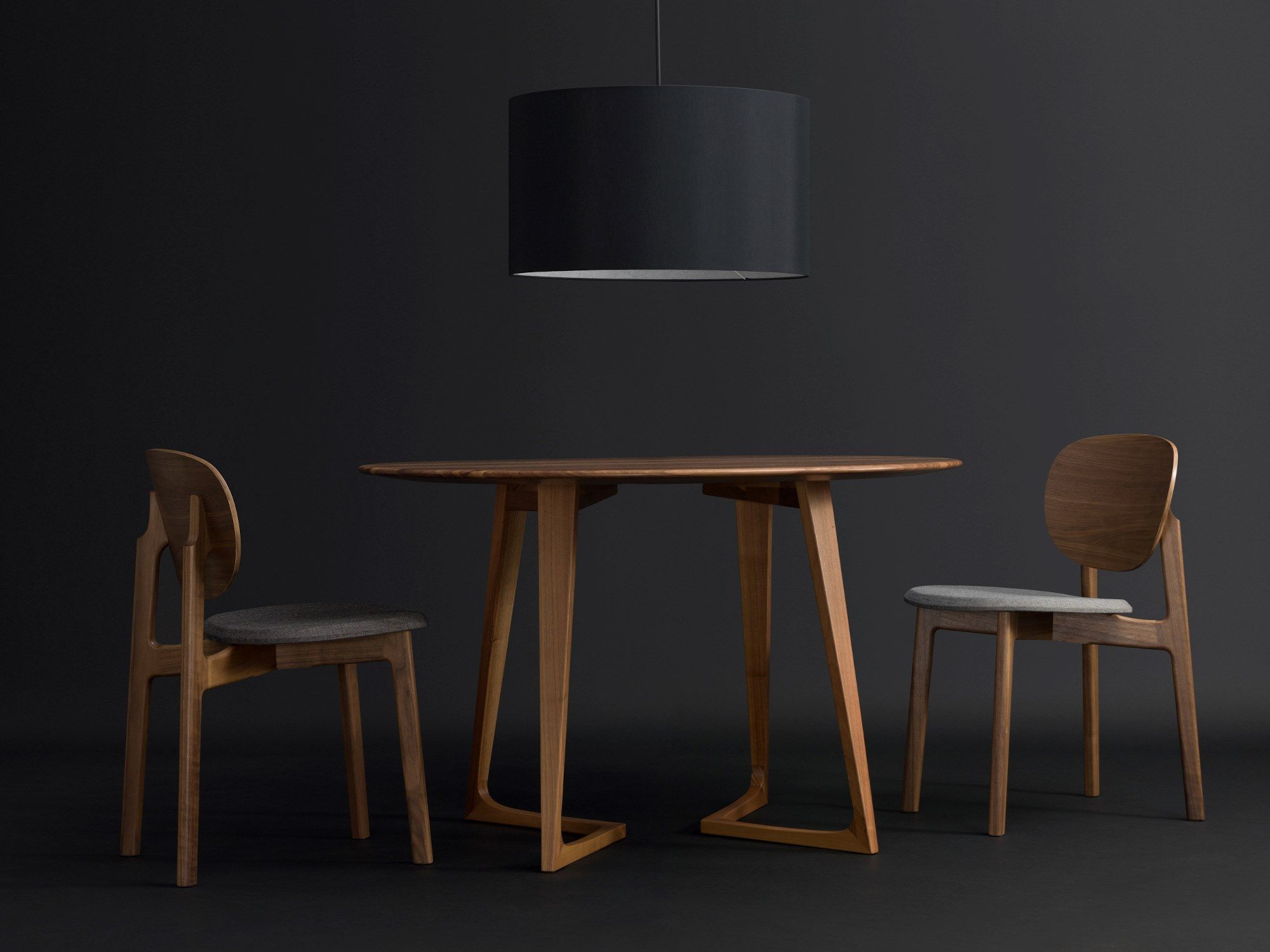 Круглый обеденный стол из массива дерева ZEITRAUM ARCH-00038373 - Вид №2