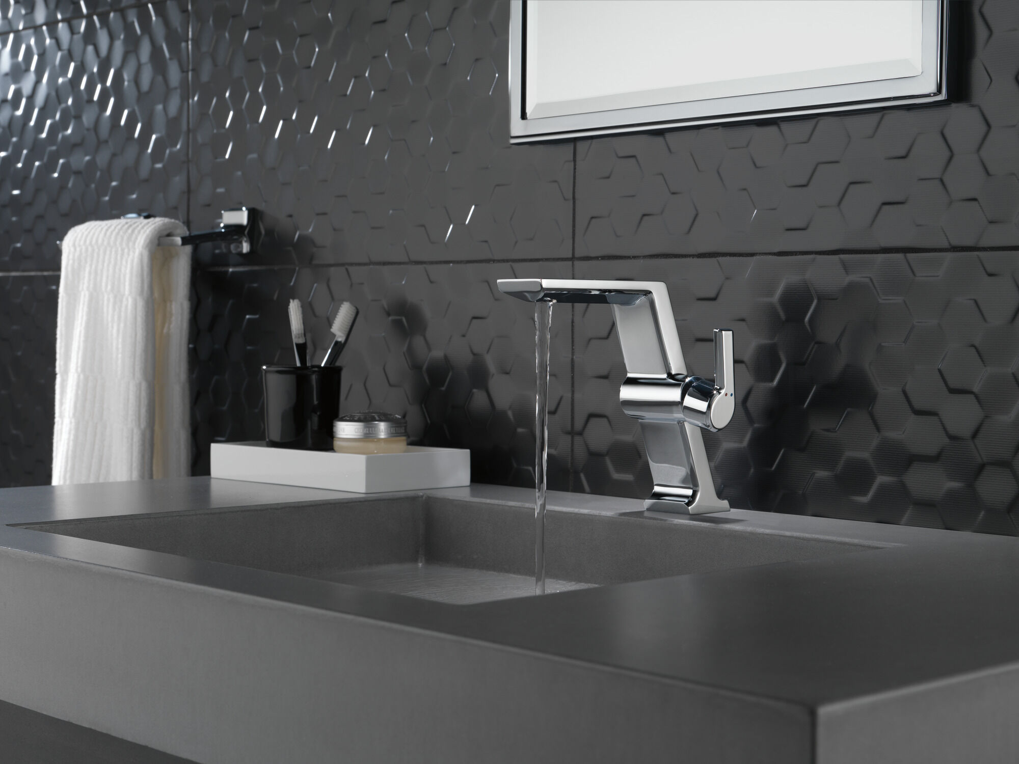 8-дюймовый мини-полотенцесушитель Delta Faucet 79908-SS - Вид №1