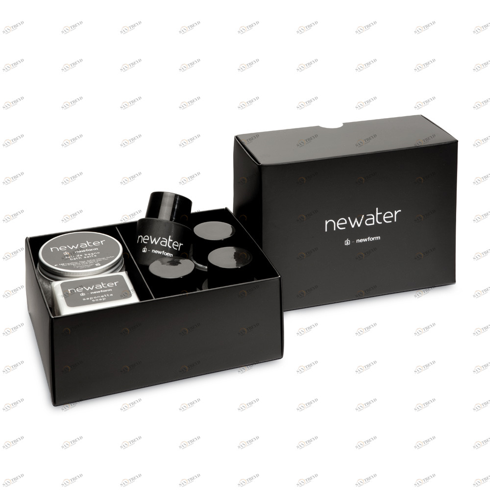 Картонная коробка с набором для ухода за телом, в состав которого входят:  NEWFORM Италия 66907.85.000