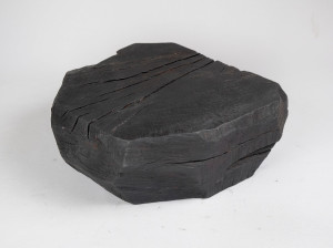 Круглый журнальный столик из дуба