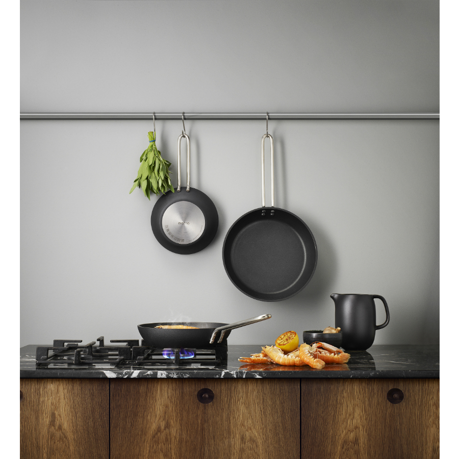 204724 Сковорода professional с антипригарным покрытием slip-let®, D24 см Eva Solo  - Вид №1