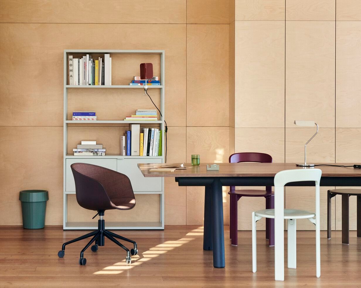 Регулируемое по высоте вращающееся кресло с обивкой Hay About a Chair ARCH-00066459 - Вид №1