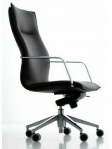 Quinti Sedute Кресло руководителя в коже с 5-ю спицами и подлокотниками с высокой спинкой Maybe