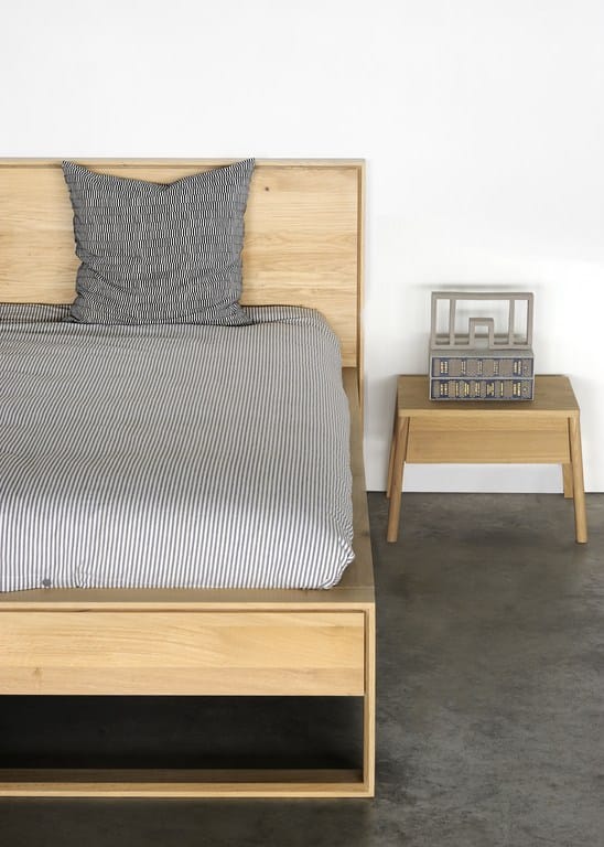 Прямоугольная тумбочка из дуба с ящиками Ethnicraft Air ARCH-00055188 - Вид №2