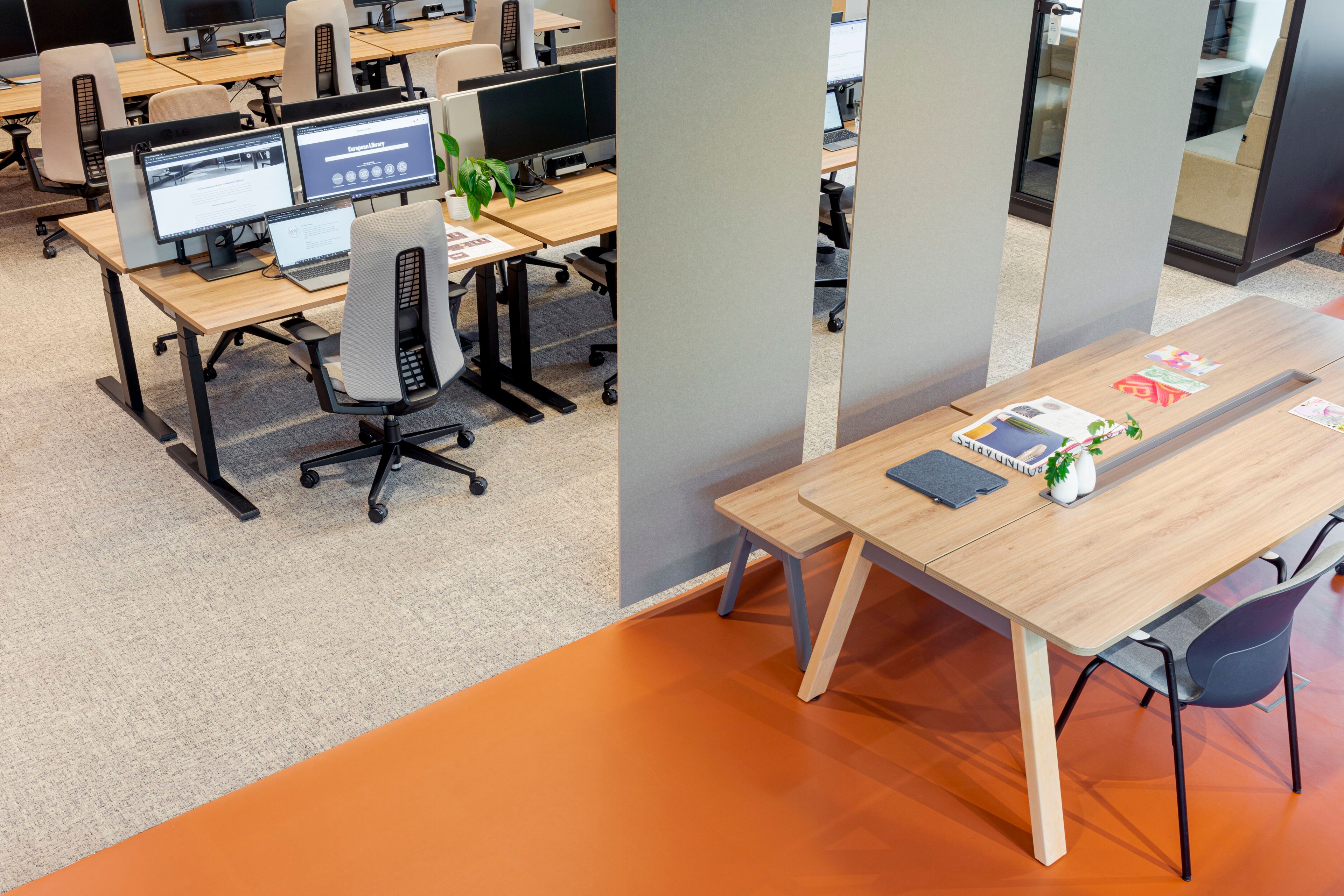 Мягкая скамейка из дерева и ткани Haworth Intuity ARCH-00057587 - Вид №1