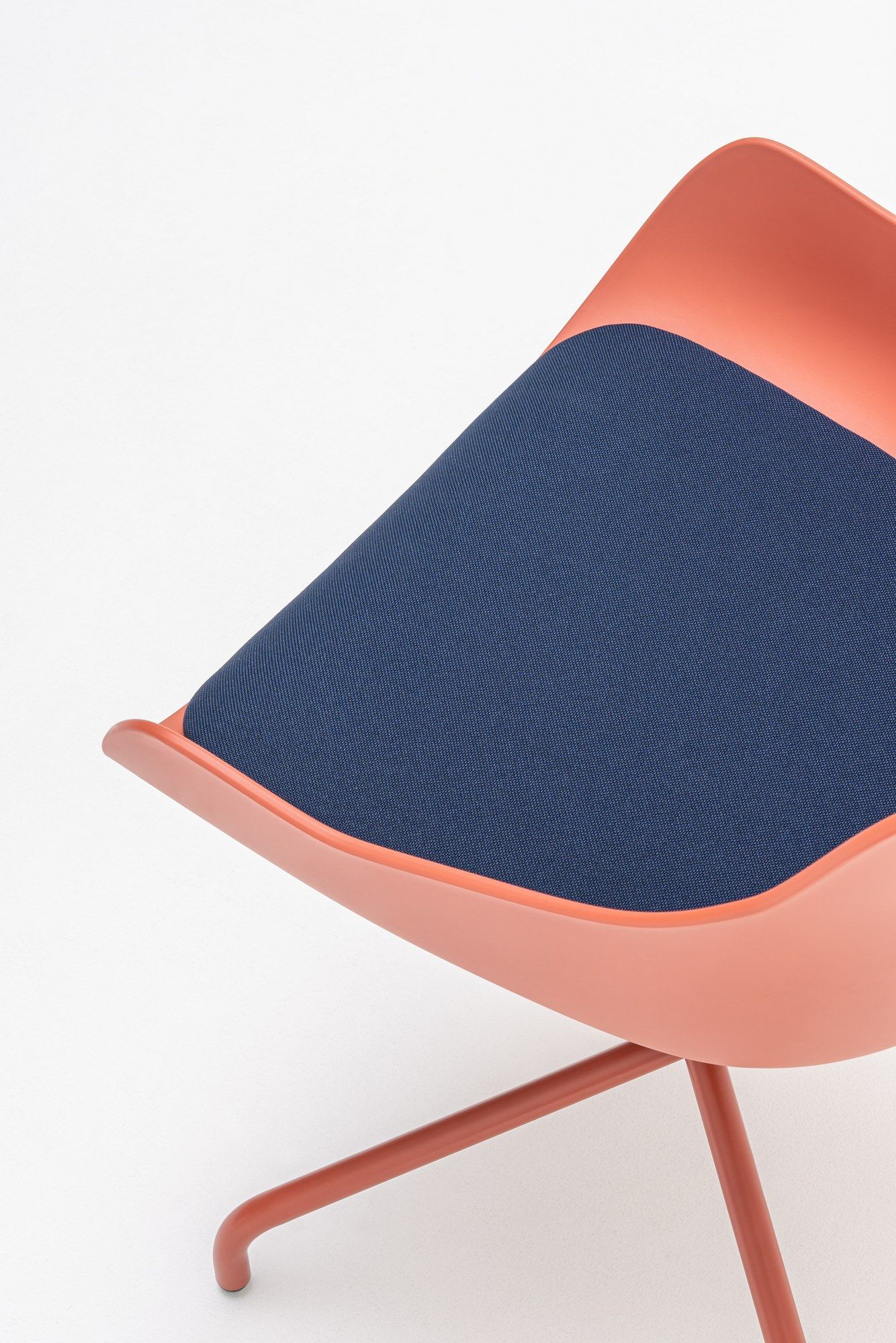 Вращающееся кресло из полипропилена со встроенной подушкой MDD Baltic ARCH-00118371 - Вид №17