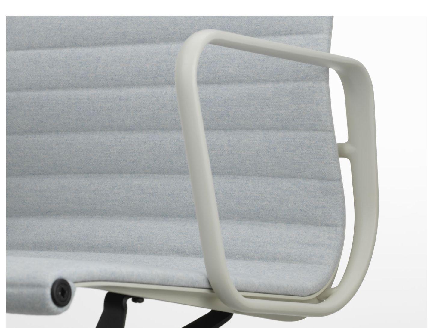 Кожаный поворотный операционный офисный стул с подлокотниками VITRA Eames Aluminium Group ARCH-00047211 - Вид №20