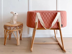 Детская кроватка с хлопковой подкладкой