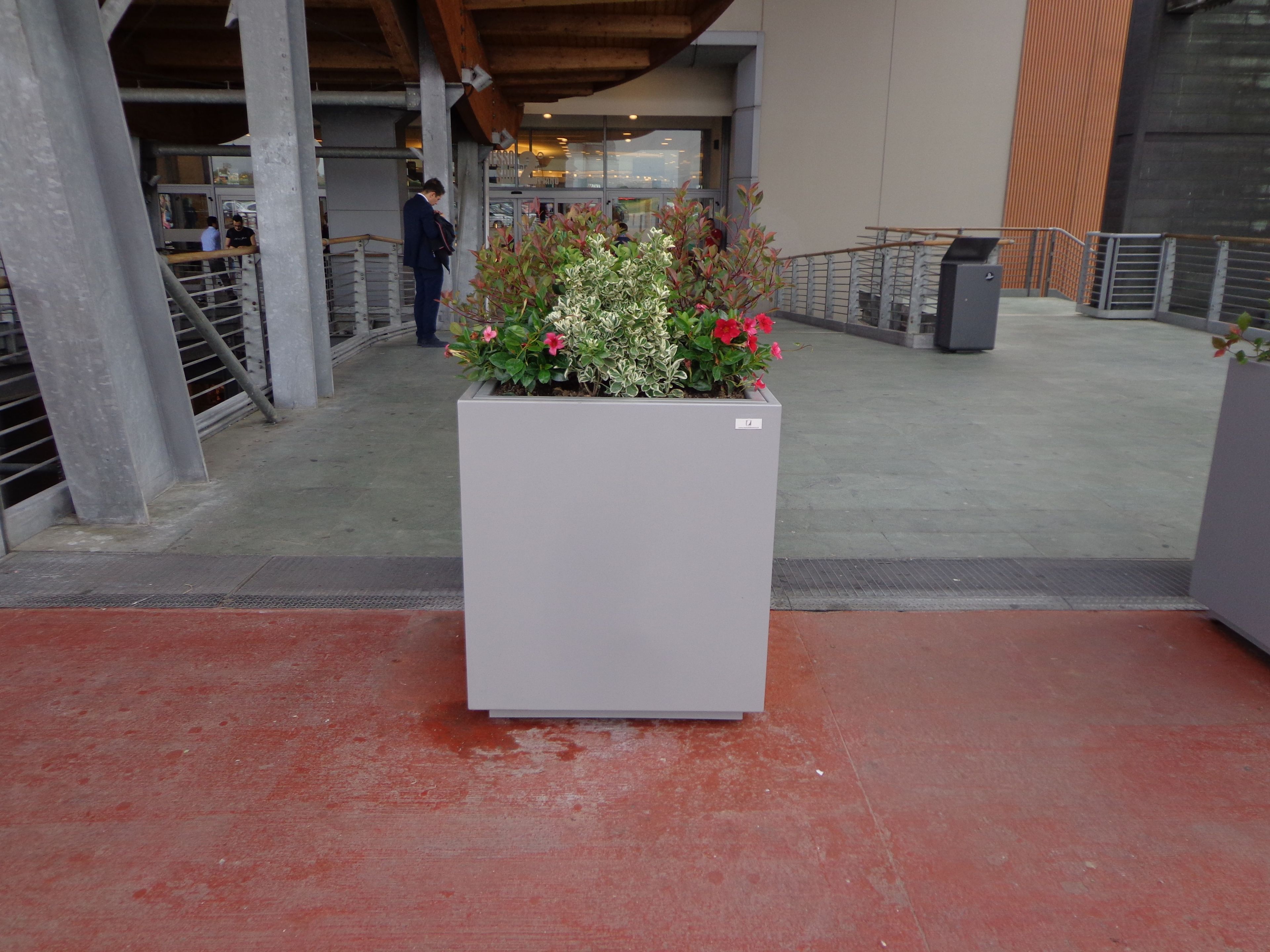 Квадратный плантатор из оцинкованного листа Viscio Urban Design FIORIERA ANTITERRORISMO ARCH-00086632 - Вид №6