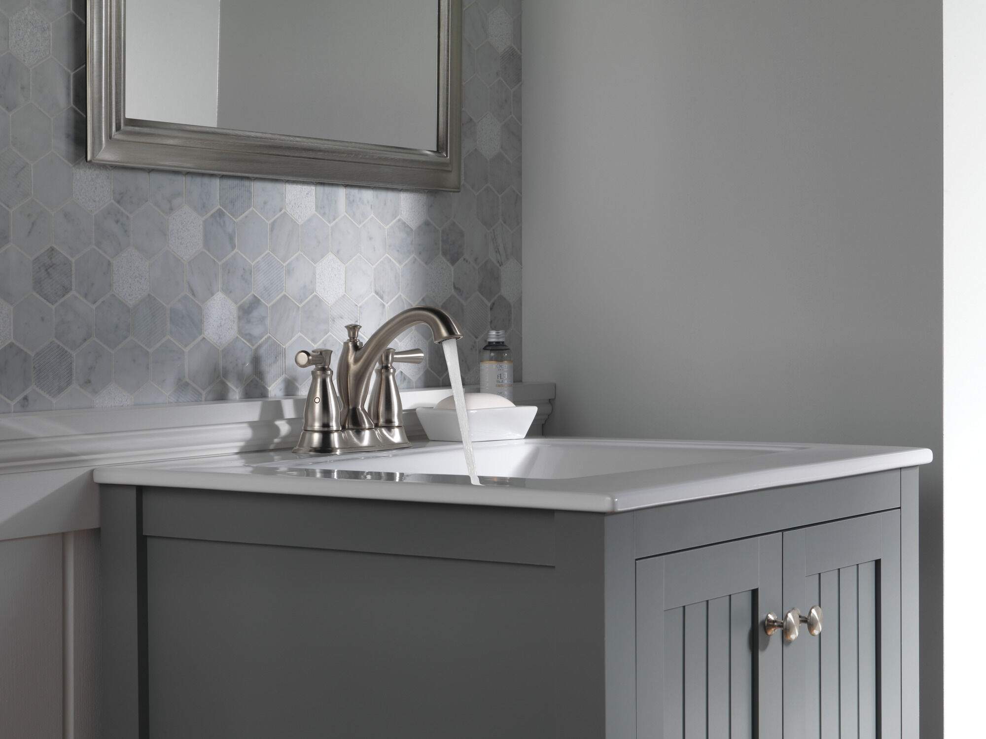 Смеситель для ванной комнаты с двумя ручками Traditonal Delta Faucet 2593-SSMPU-DST - Вид №2