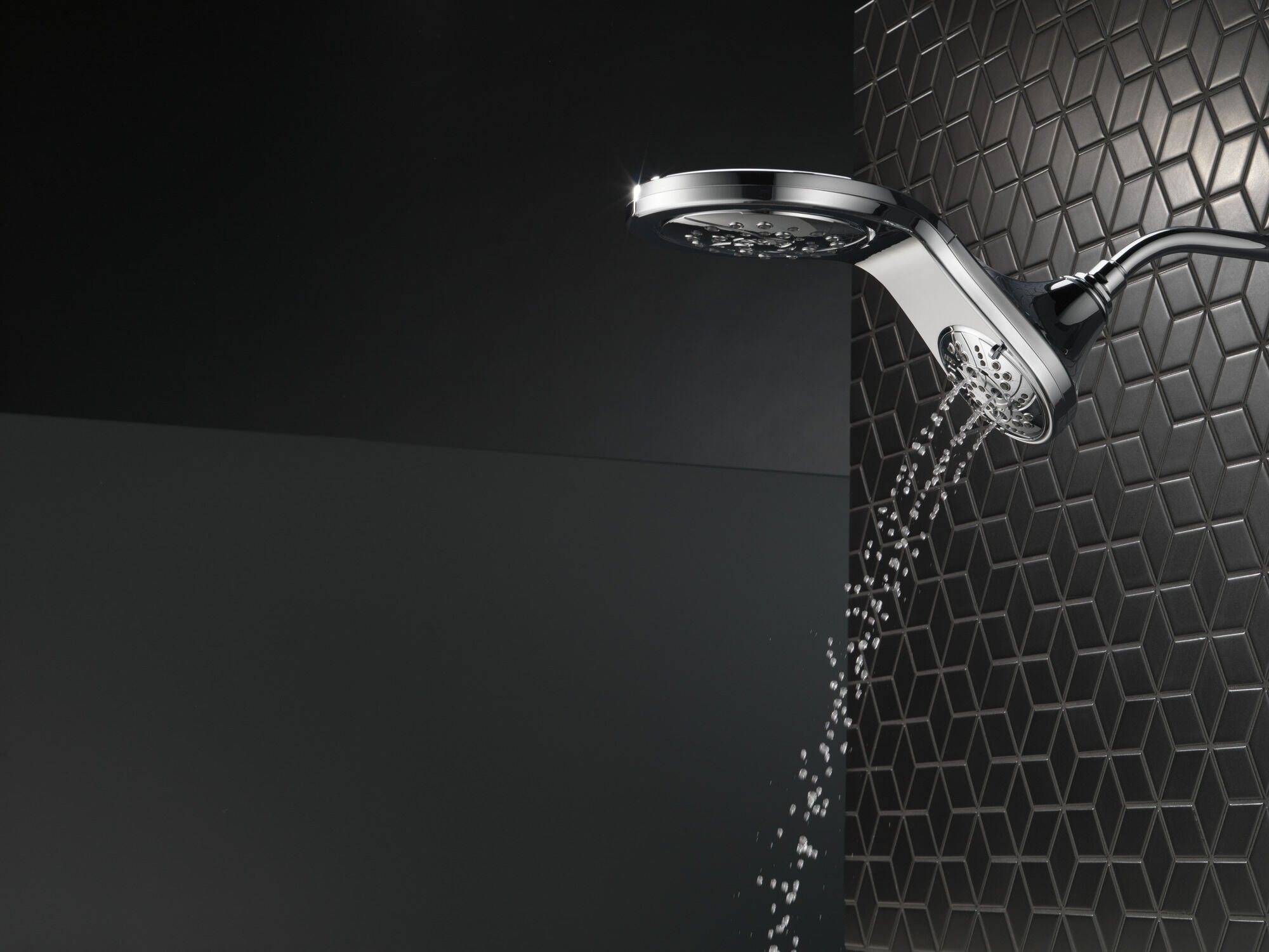 58581-25-PK HydroRain® H2Okinetic® 5-регулировочная душевая лейка два в одном Delta Faucet Universal Showering Хром  - Вид №32