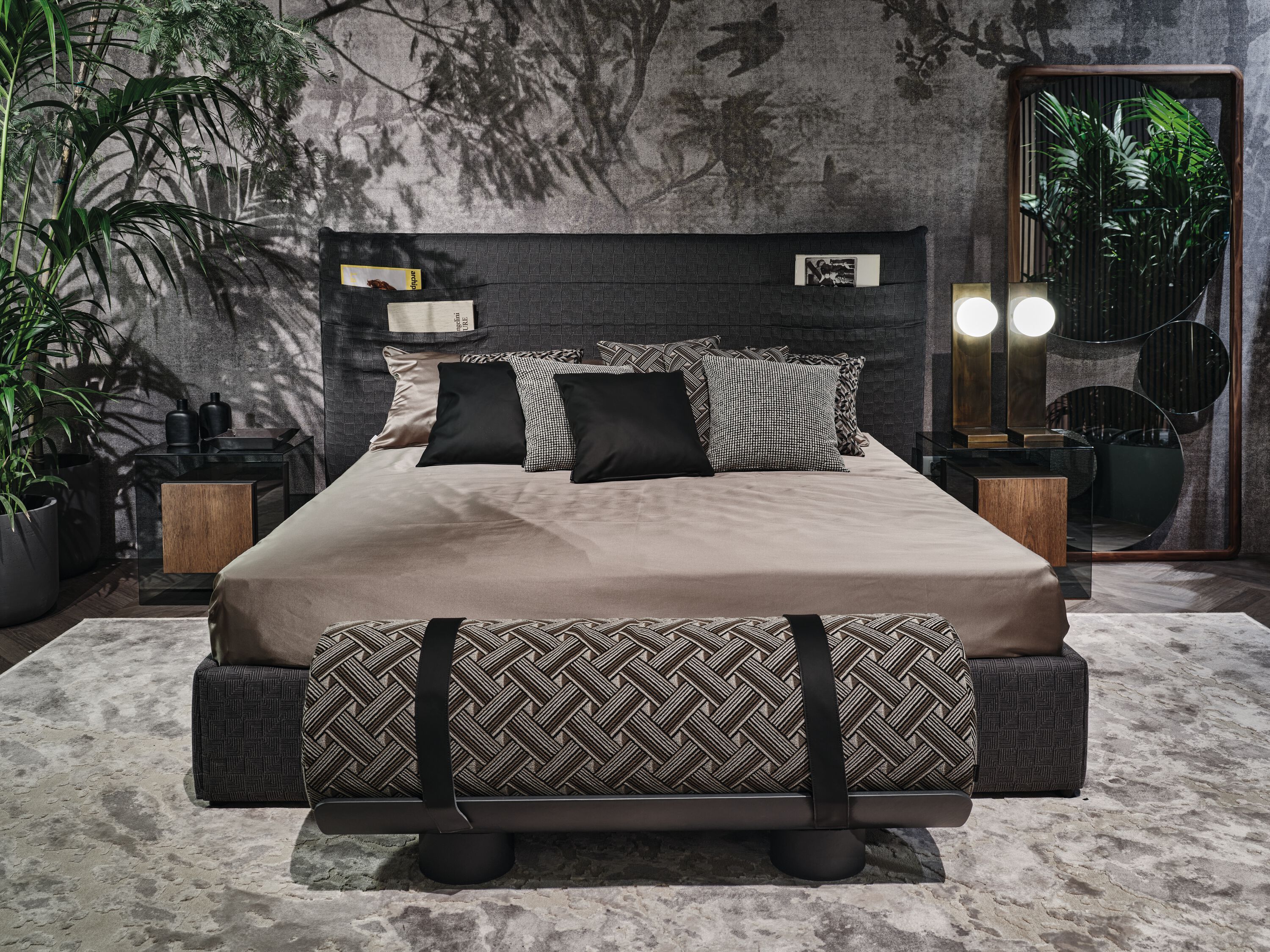 Двуспальная кровать из ткани с высоким изголовьем RIVATELIER WALLET ARCH-00063405 - Вид №2