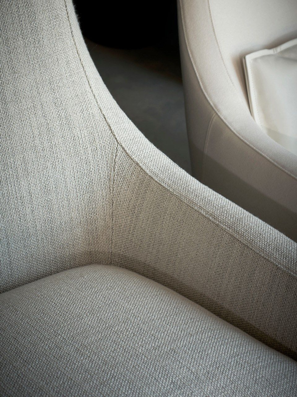 Тканевое кресло с подлокотниками Linteloo Miles ARCH-00108284 - Вид №1