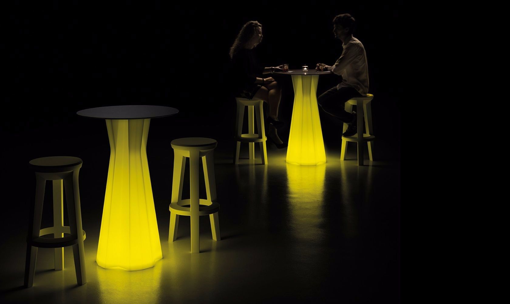 Стол из полиэтилена PLUST ARCH-00135000 - Вид №1