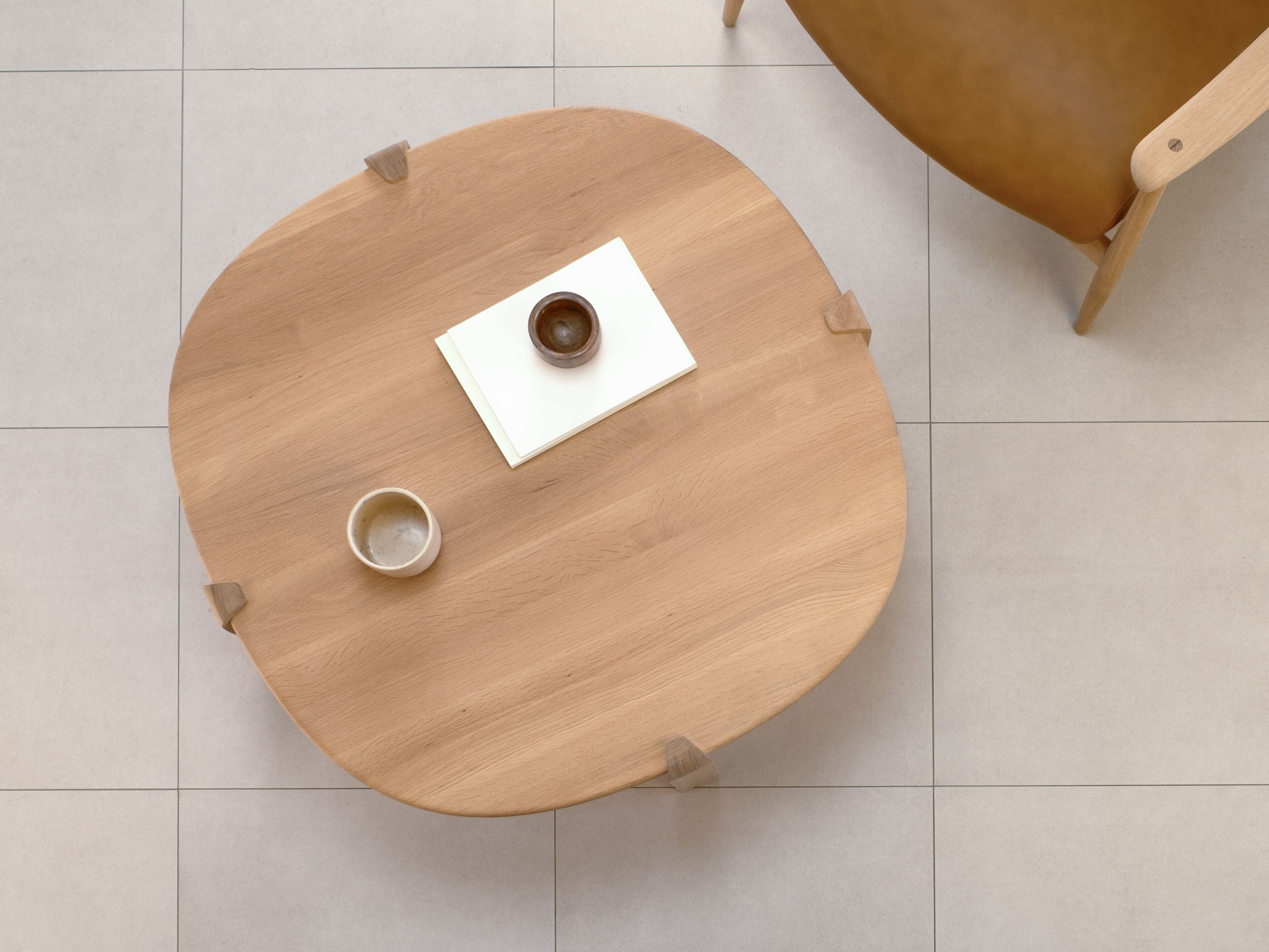 Круглый журнальный столик из дуба Gazzda KULIN ARCH-00066041 - Вид №5
