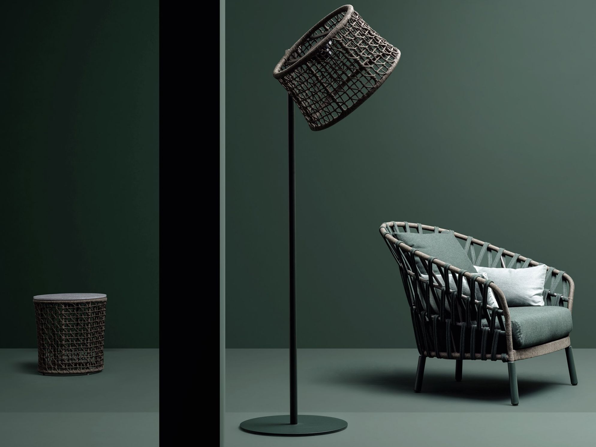 Кресло для сада из акриловой ткани с подлокотниками Varaschin Emma Cross ARCH-00102426 - Вид №1