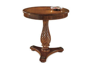 Круглый деревянный стол для гостиной