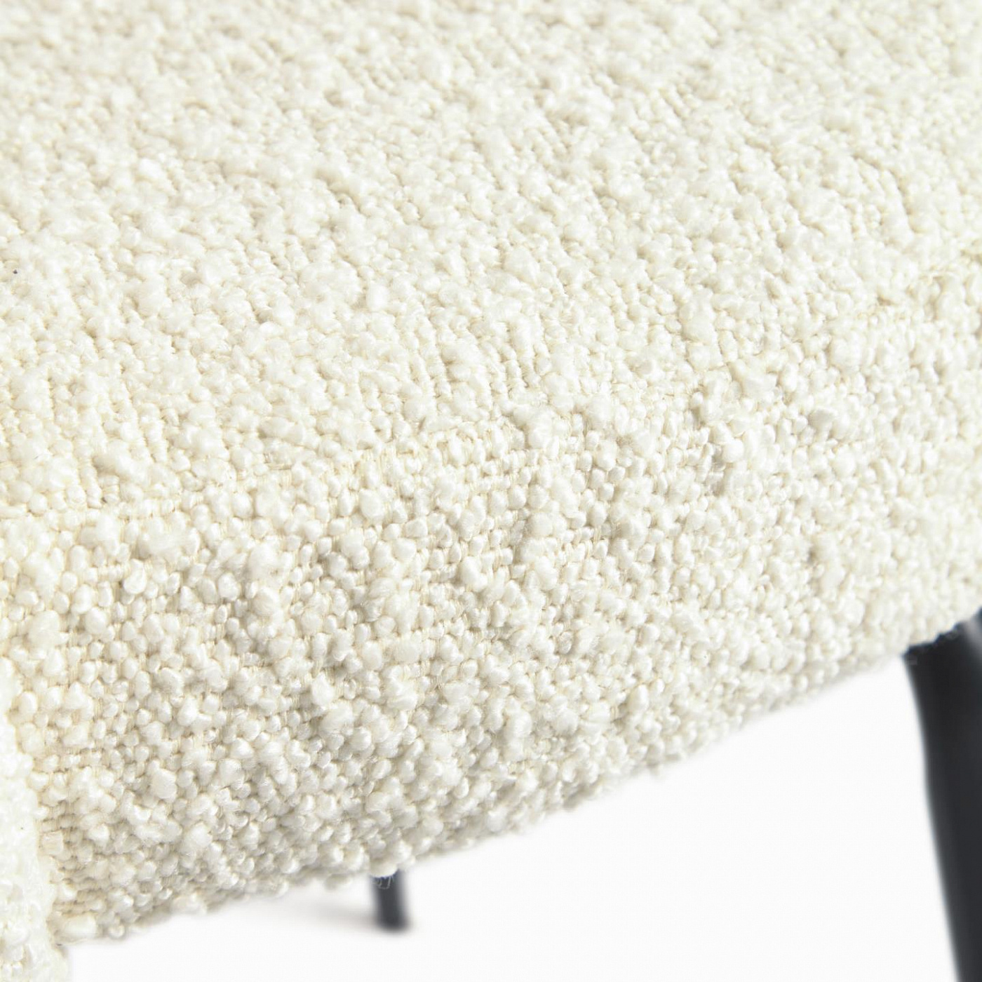 108074 Стул из белой овчины и металла с черной отделкой La Forma Aniela  - Вид №2