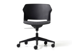 Регулируемое по высоте офисное кресло из полипропилена с колесами