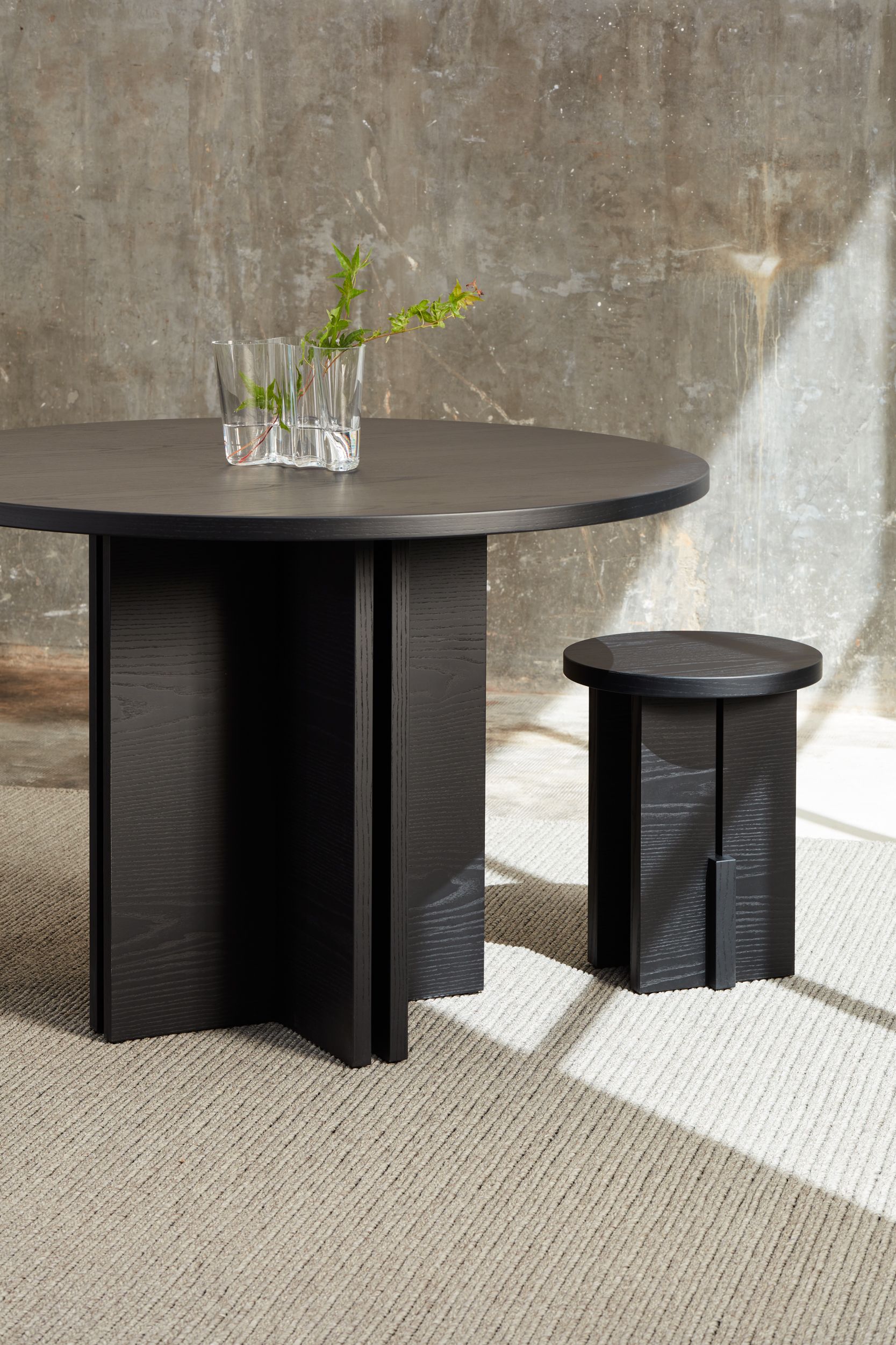 Круглый дубовый садовый стол Hobby Flower барды ARCH-00143005 - Вид №2