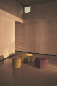 Круглый пуф из ткани