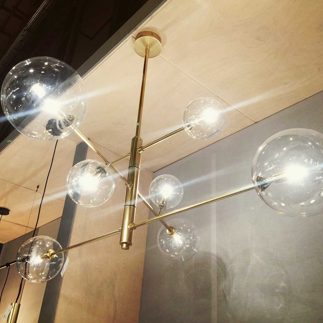 Aromas ATOM C1214/8 brass/clear glass люстра подвесная 111271 - Вид №1