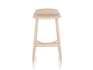 Деревянный табурет