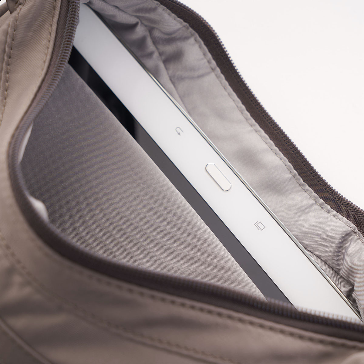 HIC01S/316-07 Молодежная сумка HIC01S Harper`s S RFID Hedgren Inner City  - Вид №3