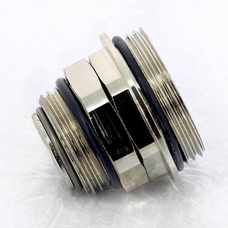 Поворотный ниппель для соединения коллекторов EMMETI 1 1/4"x1" 01306432