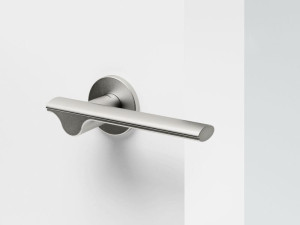 Ручка на розетке