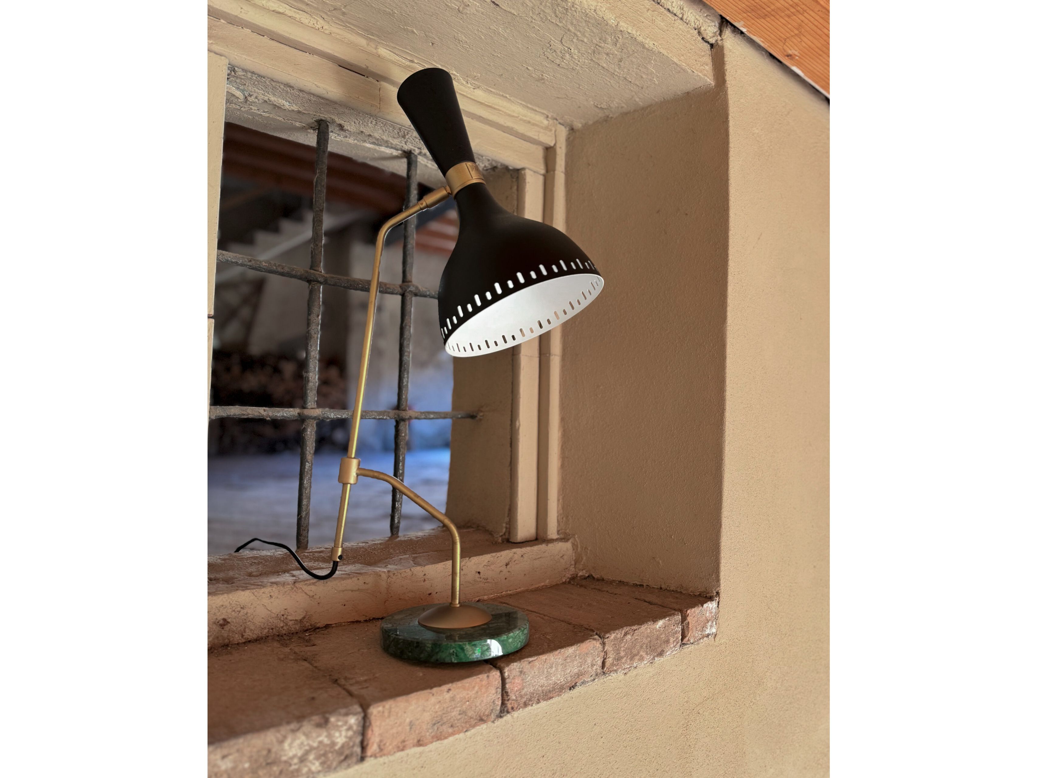 Металлическая светодиодная настольная лампа Lampex Italiana Bell ARCH-00099727