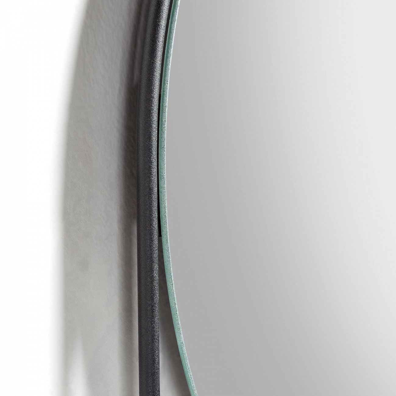 Зеркало настенное круглое с полкой черное диаметр 37 см Marcolina от La Forma LA FORMA MARCOLINI 342905 Черный  - Вид №1