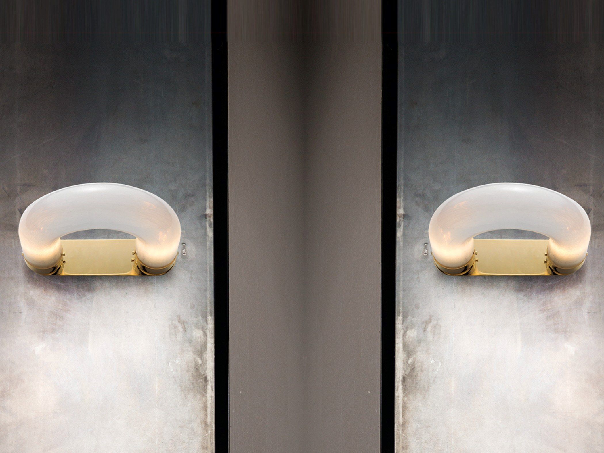 Светодиодный настенный светильник из дутого стекла STILLUX LIGHTING LAB 21063 ARCH-00040562