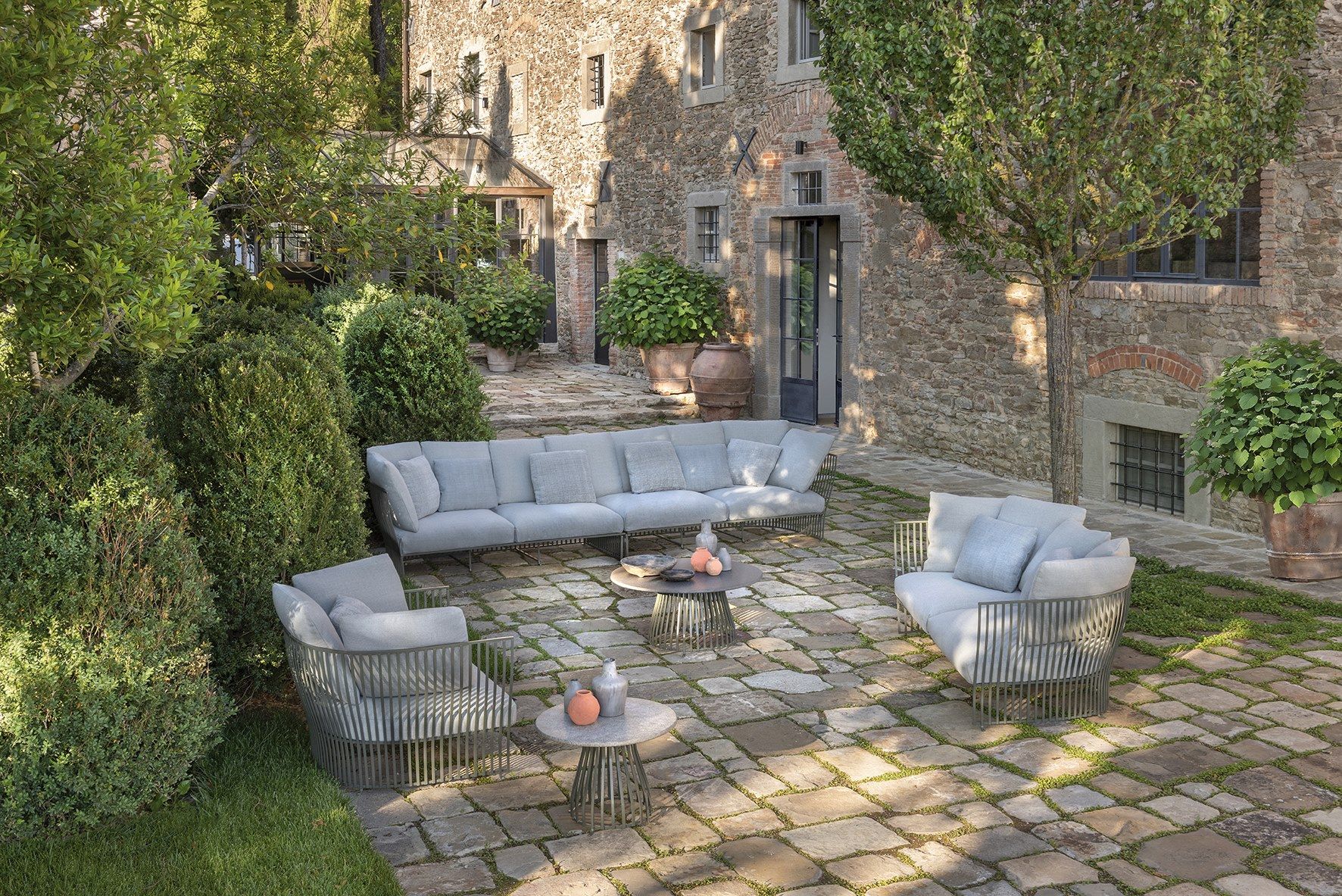 Секционный садовый диван из ткани и алюминия Ethimo Venexia ARCH-00096824 - Вид №2