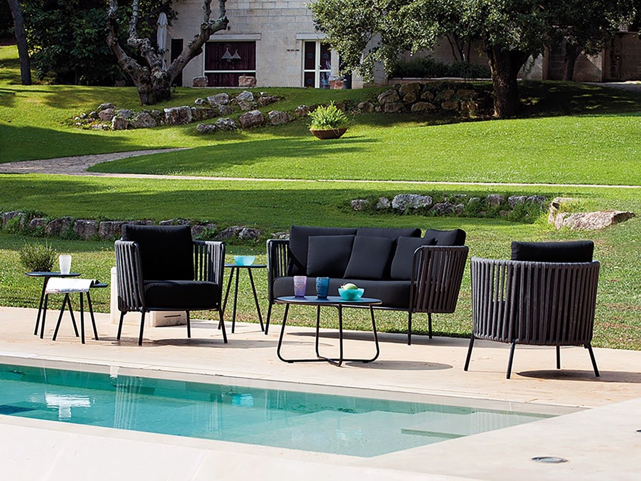 Круглый металлический садовый журнальный столик Vermobil Daisy ARCH-00136036 - Вид №1