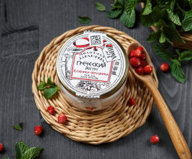 2023 Греческий йогурт "Клубника-земляника" 3,2% Вкусляндия 