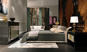 Деревянный комод с хрустальной столешницей