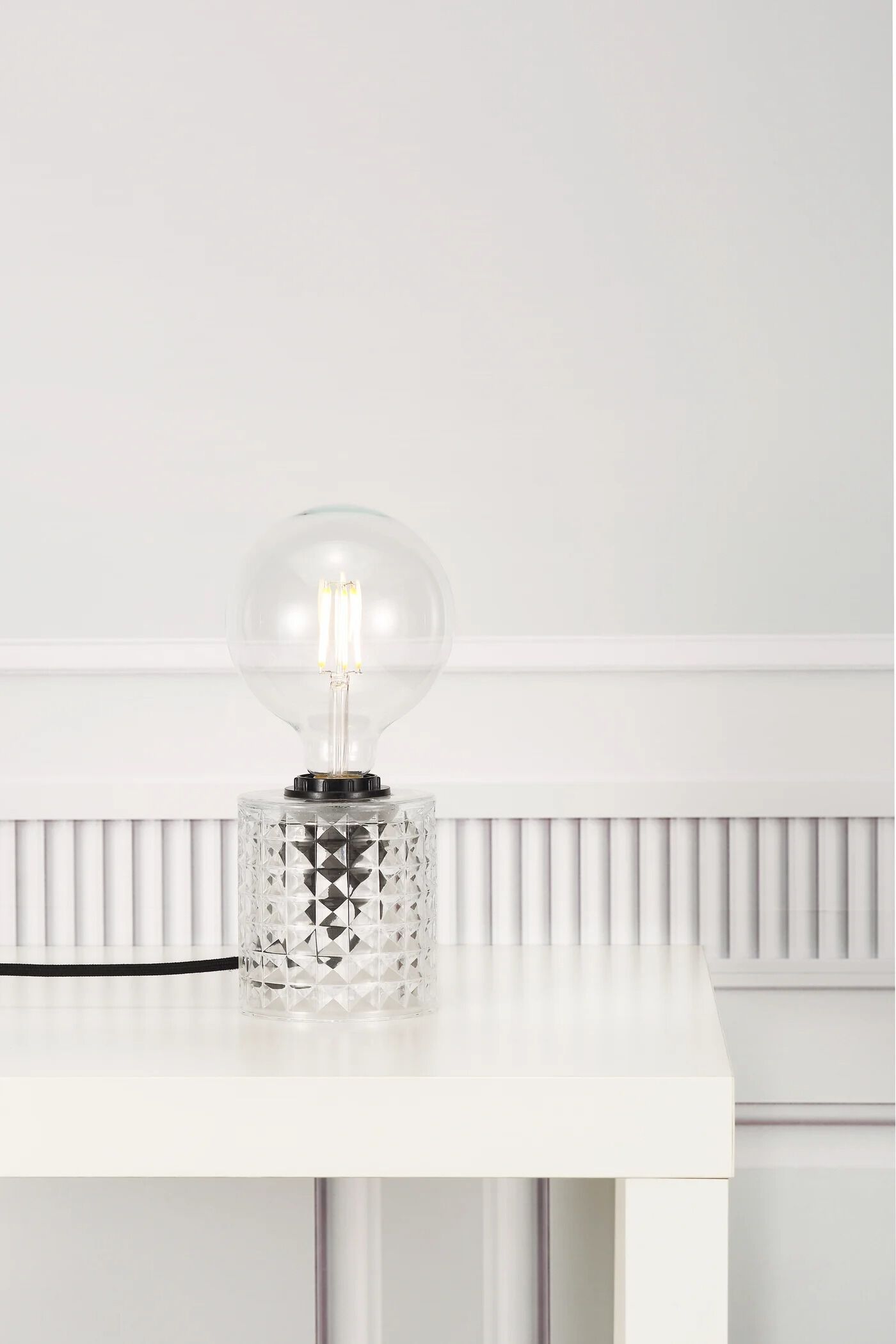 Стеклянная и пластиковая настольная лампа Nordlux Hollywood ARCH-00098195 - Вид №1