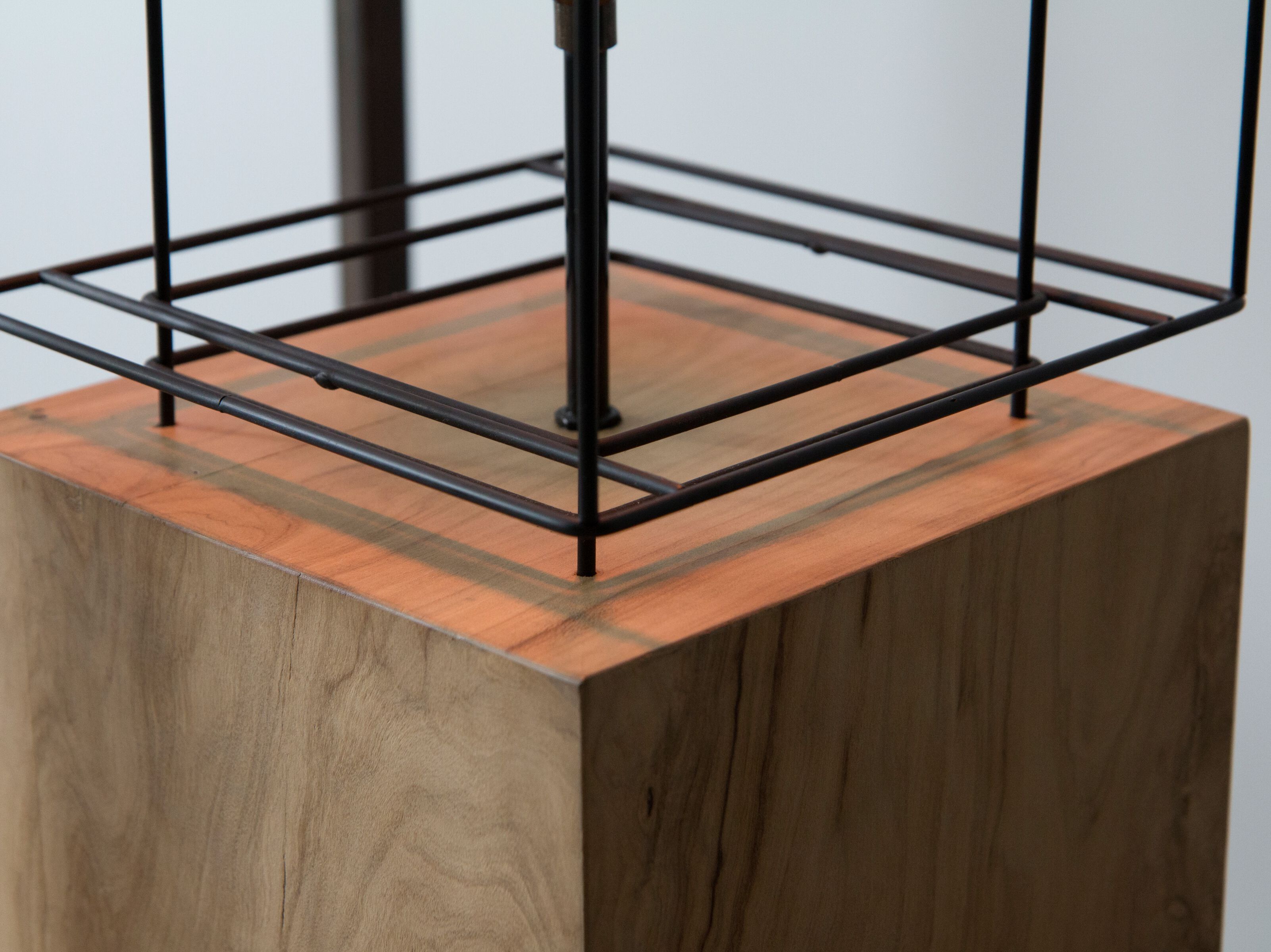 Стальная и деревянная светодиодная настольная лампа Renzo Serafini LEI ARCH-00130305 - Вид №3